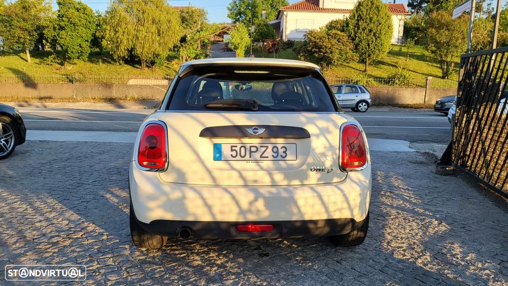 MINI 5 Portas One D - 12