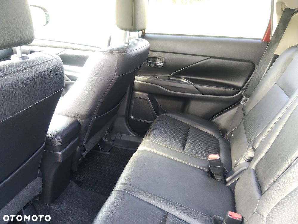 Mitsubishi Outlander 2.0 Intense 2WD CVT - 11