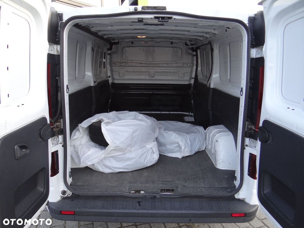 Opel Vivaro - 8