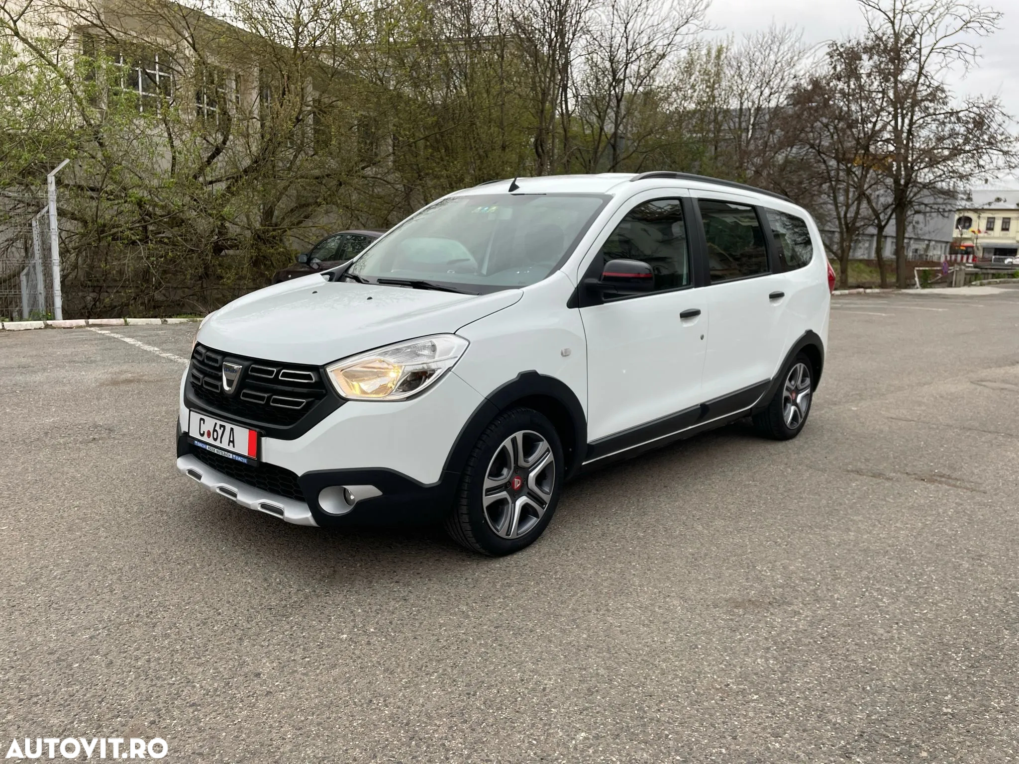 Dacia Lodgy TCe 130 GPF Stepway - 13