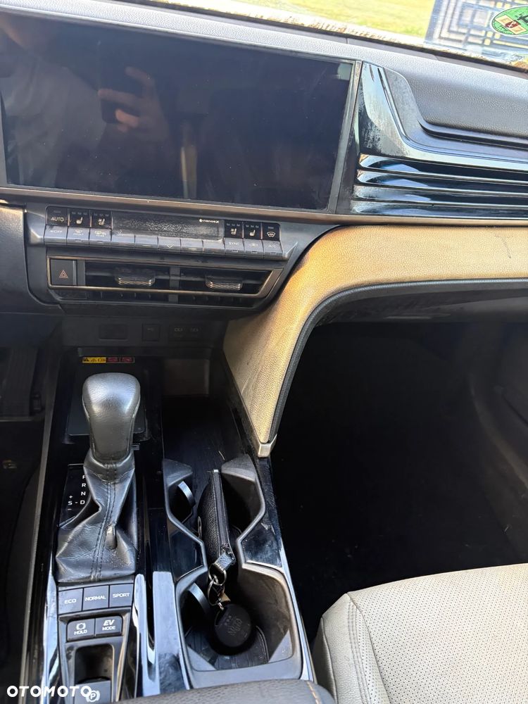 Toyota Camry 2.5 Hybrid Executive CVT - 34