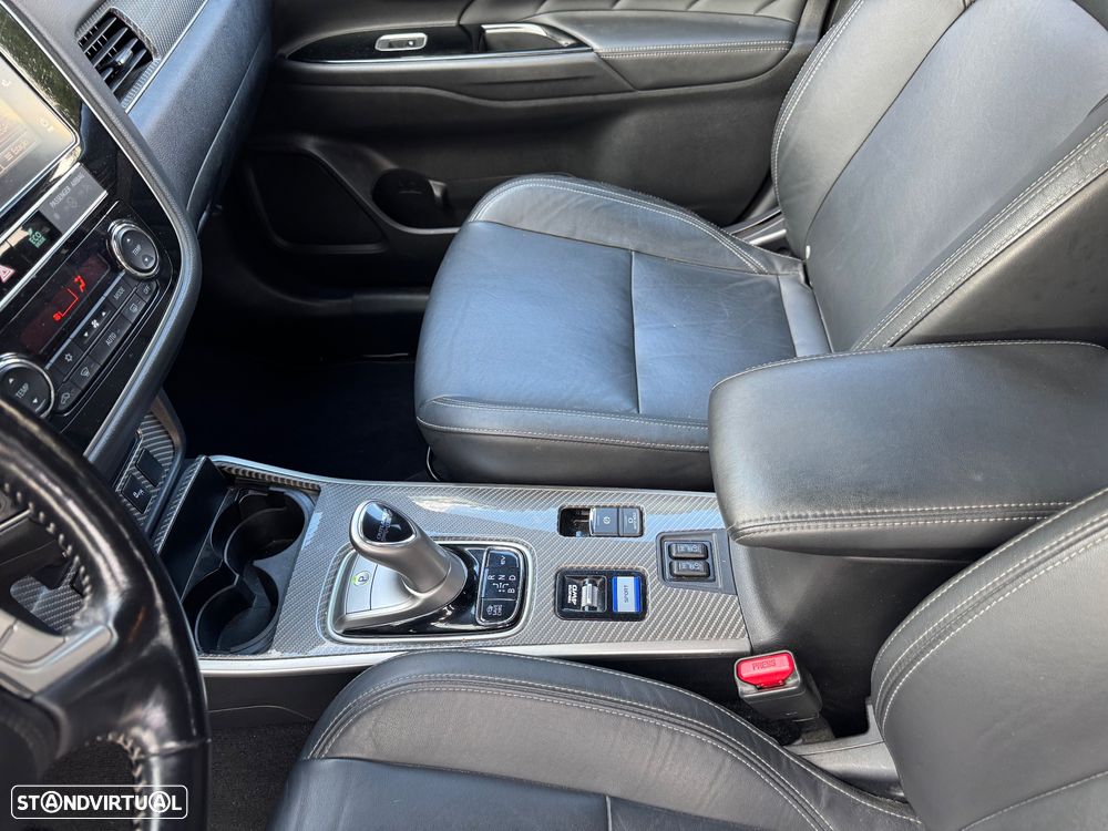 Mitsubishi Outlander - 5