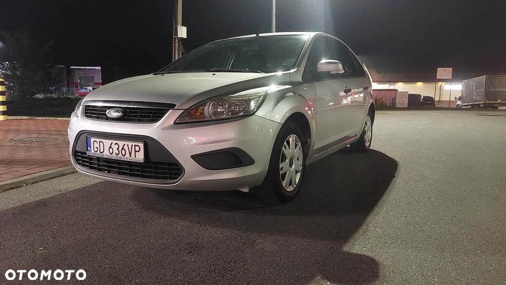 Ford Focus 1.6 Trend + - 1