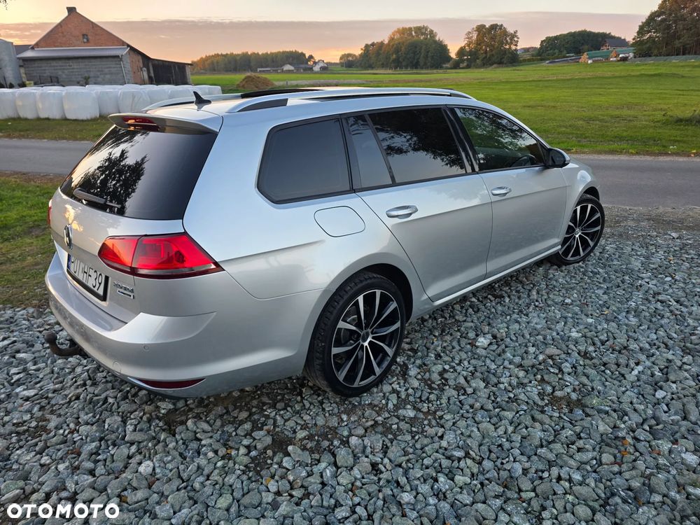 Volkswagen Golf - 6