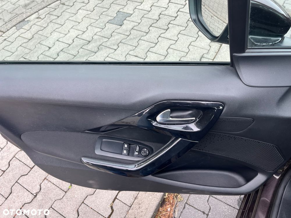 Peugeot 208 95 VTI Allure - 13
