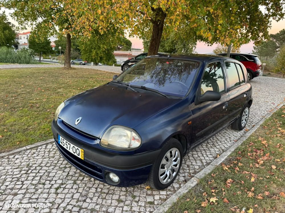 Renault Clio 1.2 RT - 4
