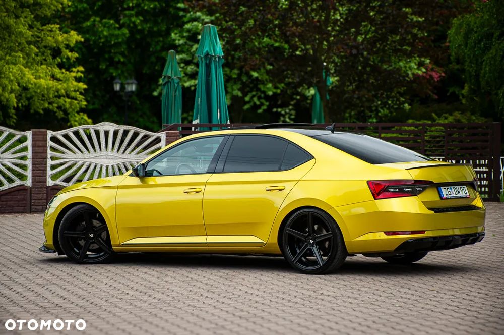 Skoda Superb 2.0 TDI DSG Sportline - 35