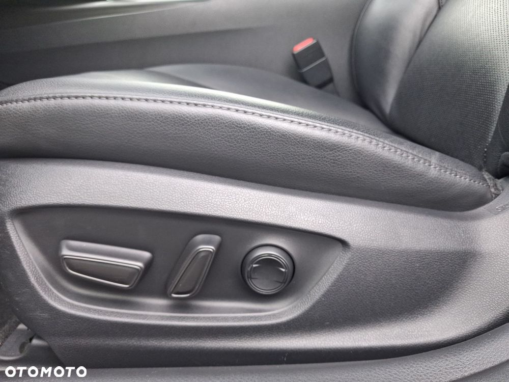 Toyota Camry 2.5 Hybrid Comfort CVT - 11