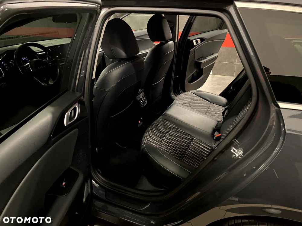 Kia Ceed 1.5 T-GDI L Business Line Plus - 24