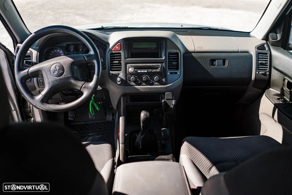 Mitsubishi Pajero 3.2 DI-D GLS ABS - 39