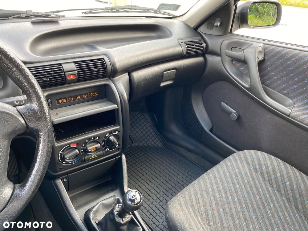 Opel Astra 1.4 GL - 35