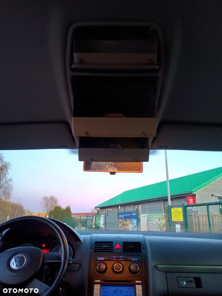 Volkswagen Touran 1.9 TDI Highline - 8