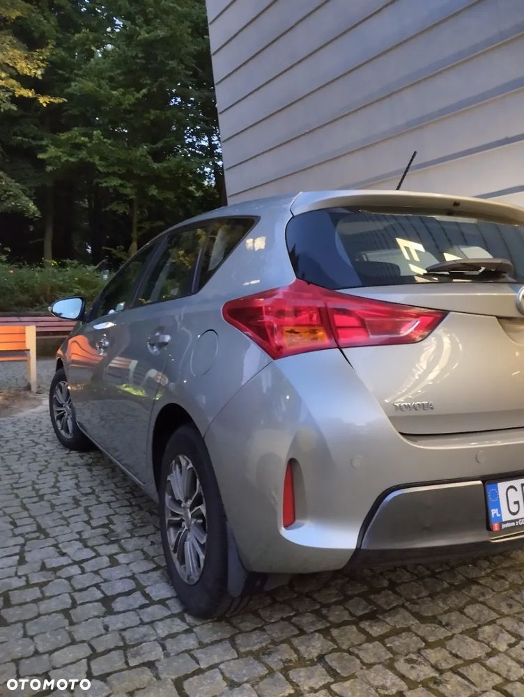 Toyota Auris 1.33 VVT-i Life Comfort - 26
