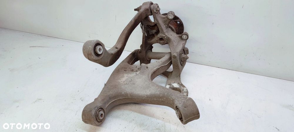 ZWROTNICA PIASTA WAHACZ LEWY TYŁ AUDI A4 B8 A5 8T A6 C7 8K0505435AB - 1