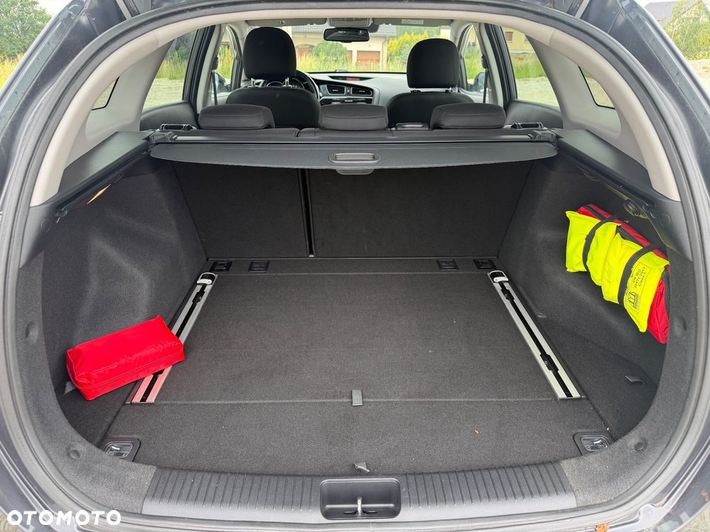 Kia Ceed 1.6 GDI DCT Spirit - 23