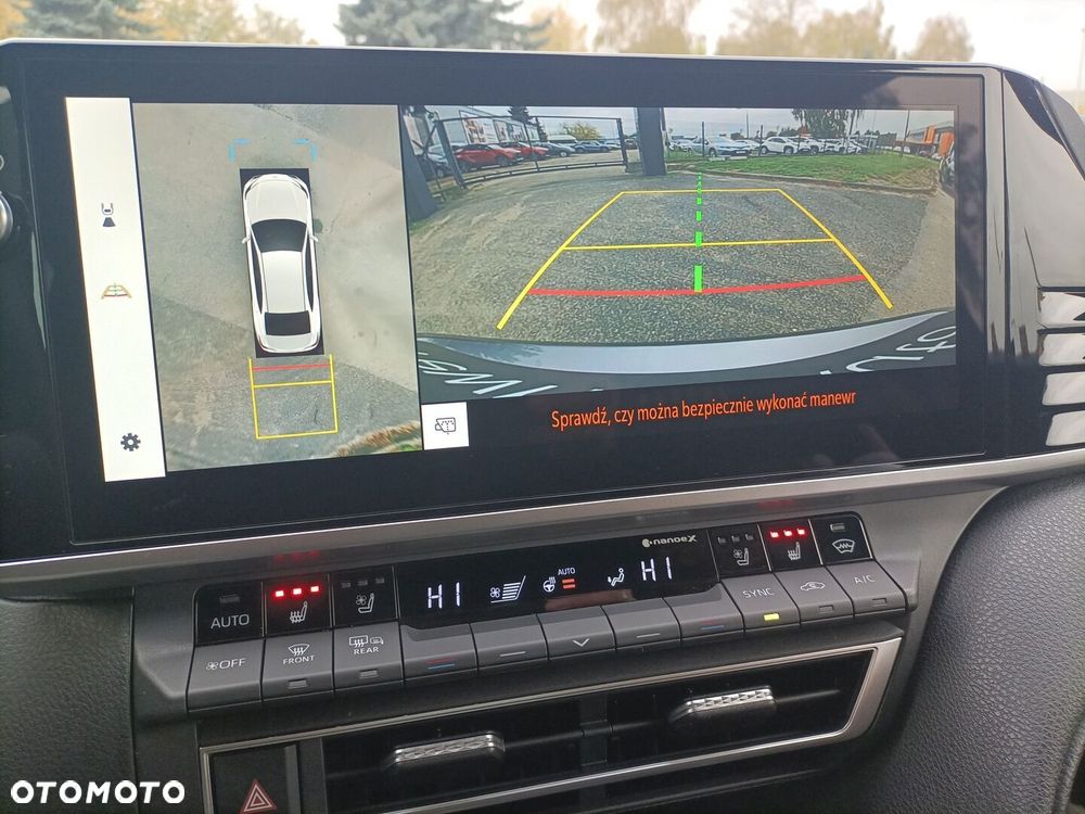 Toyota Camry - 17