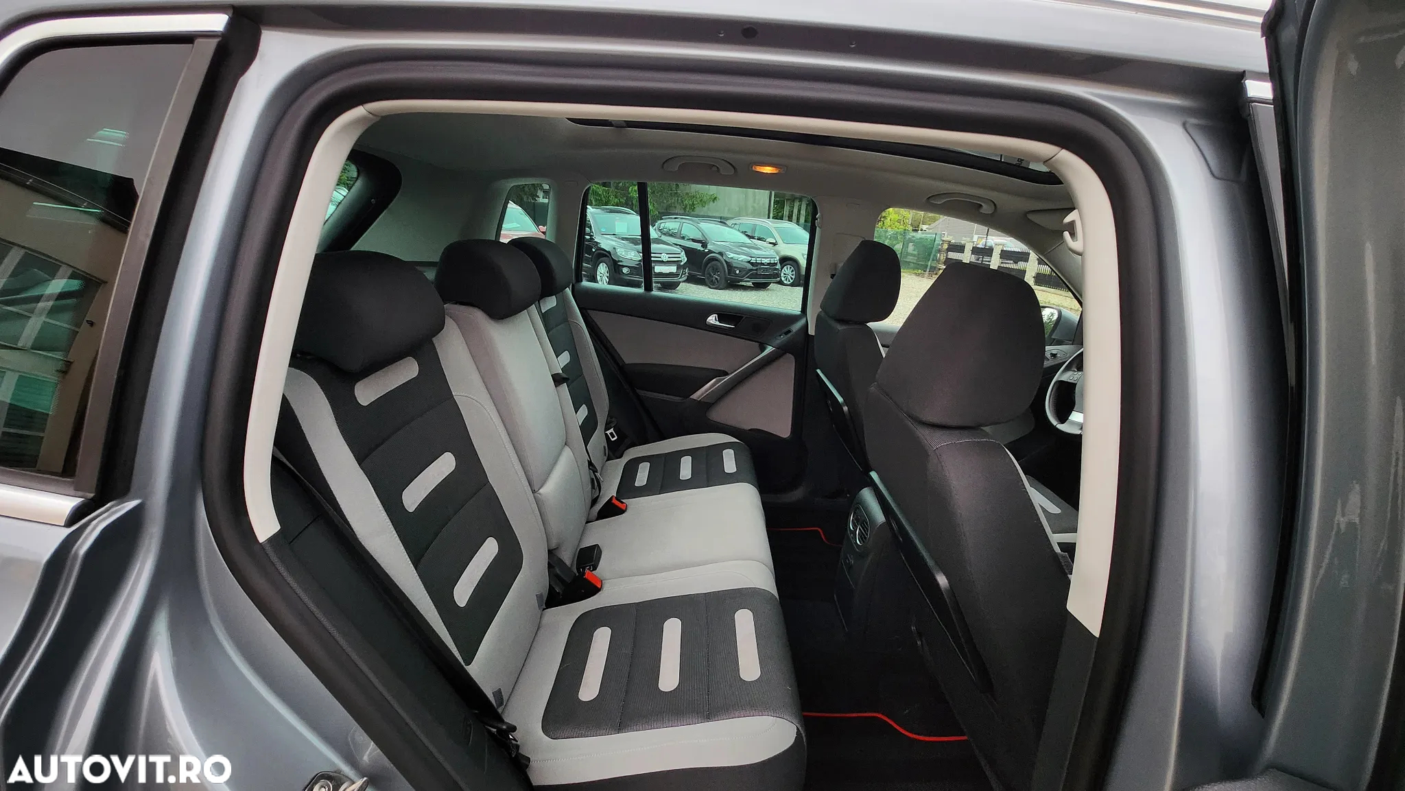 Volkswagen Tiguan 2.0 TDI DPF 4Motion Sport & Style - 25