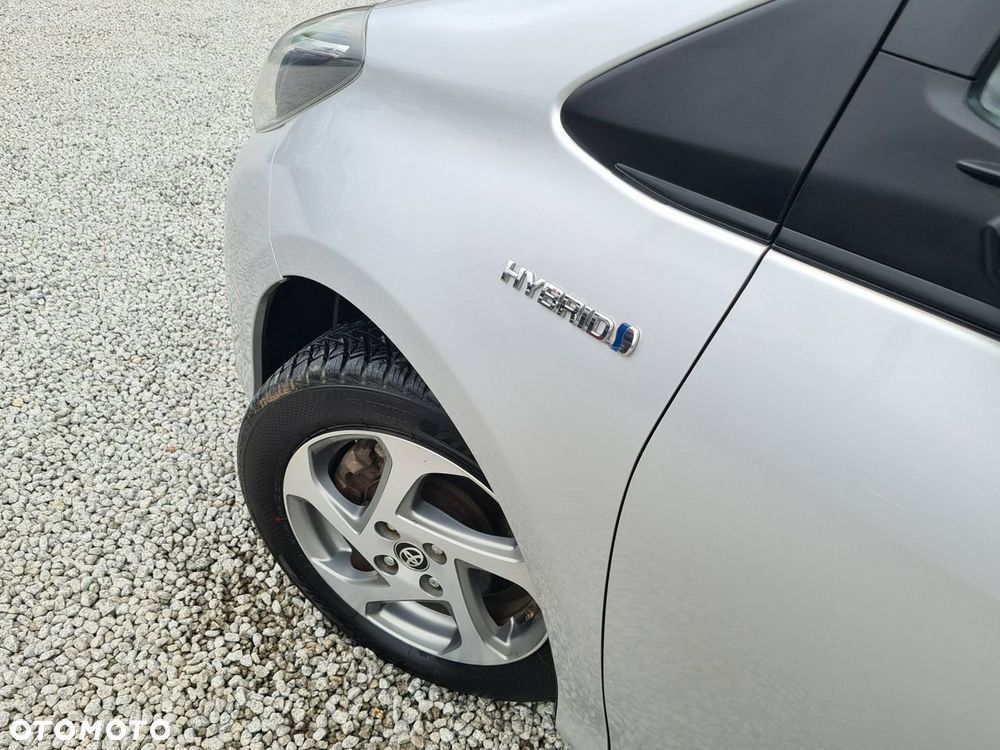 Toyota Yaris Hybrid 100 Life - 12
