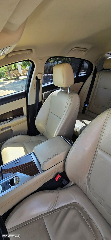 Jaguar XF 2.2 D Premium Luxury - 18