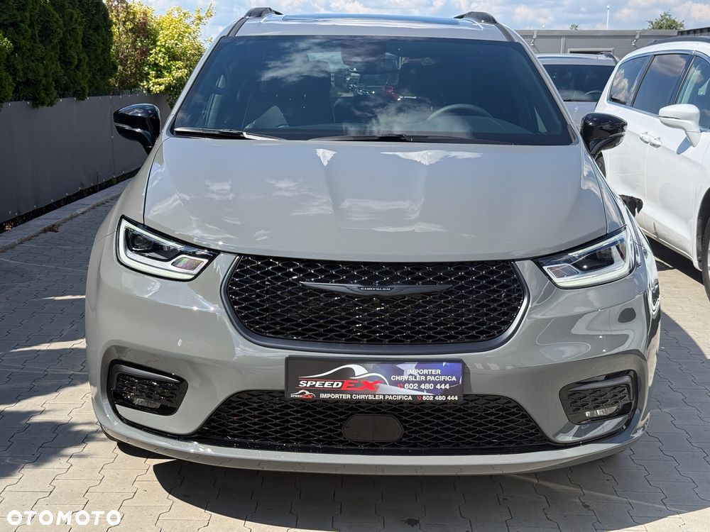 Chrysler Pacifica - 3