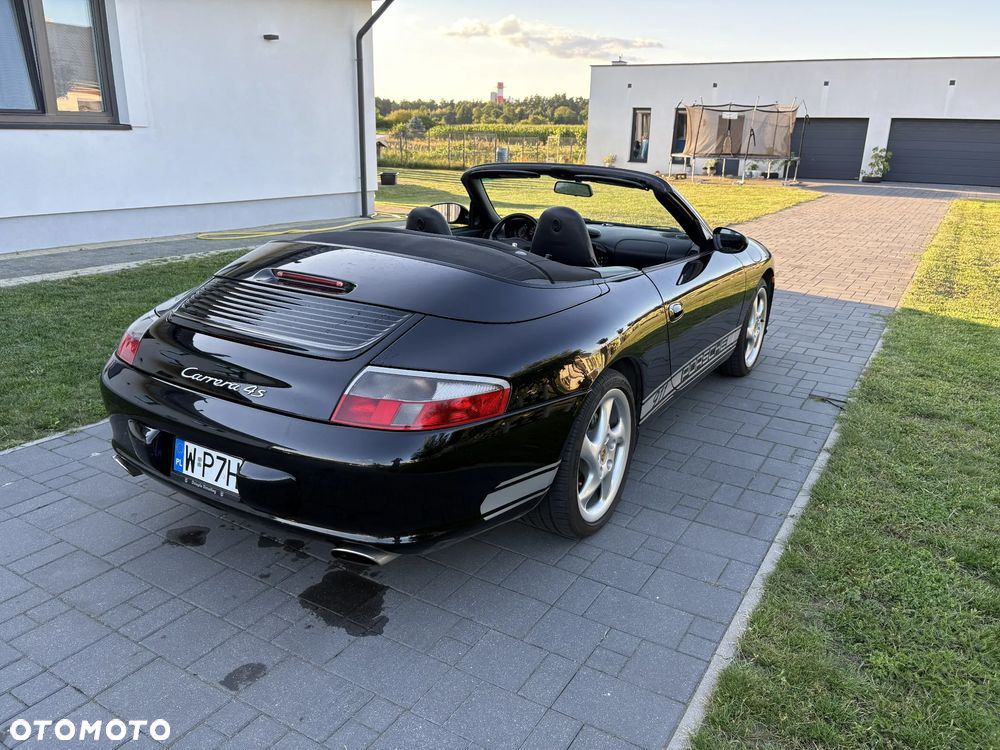 Porsche 911 Carrera 4 - 8