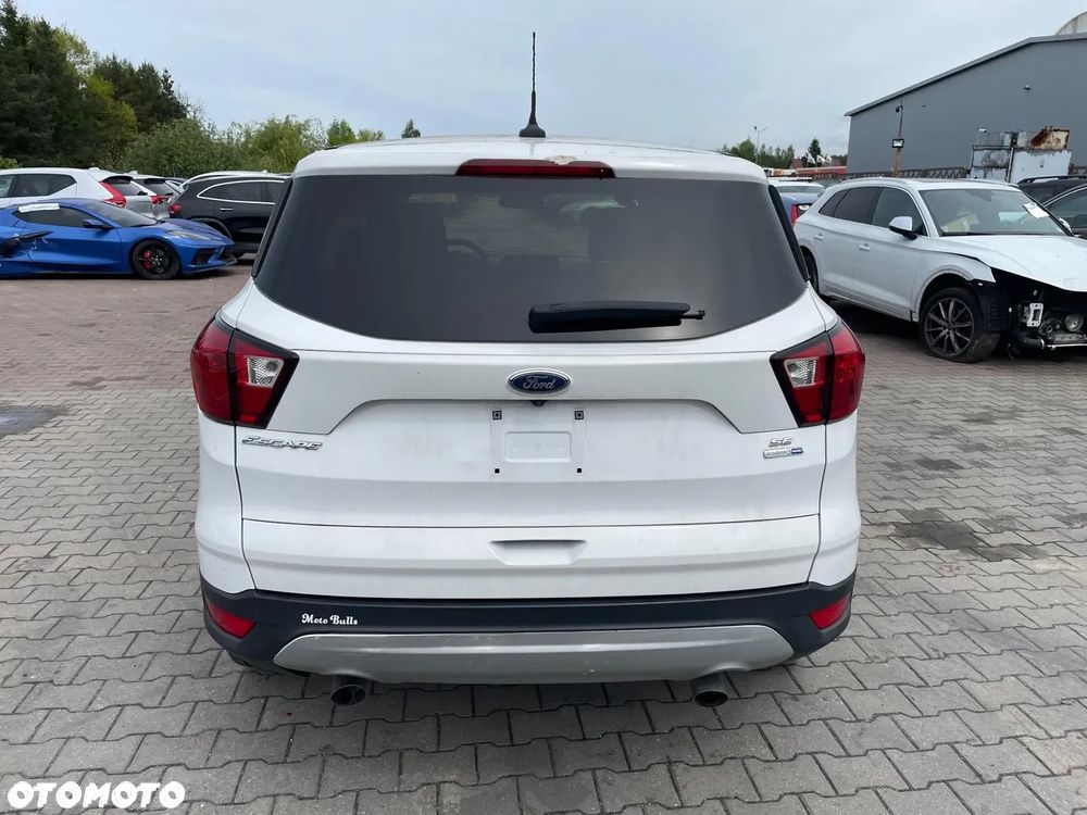 Ford Kuga - 4