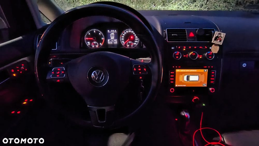 Volkswagen Touran 2.0 TDI DPF Cross DSG - 10