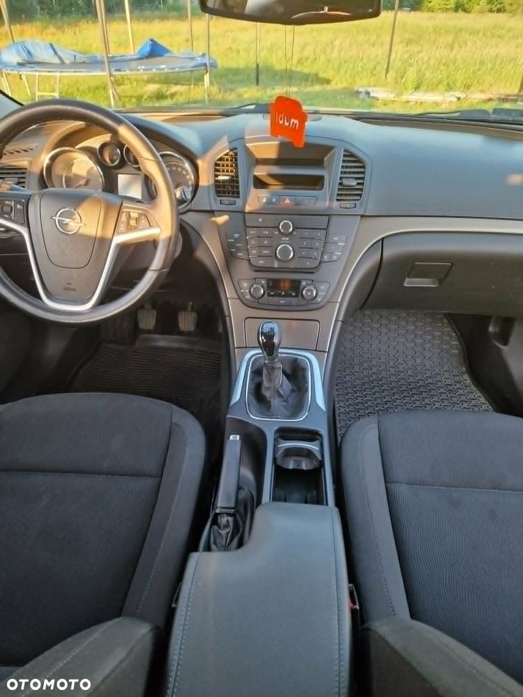 Opel Insignia 2.0 CDTI - 9