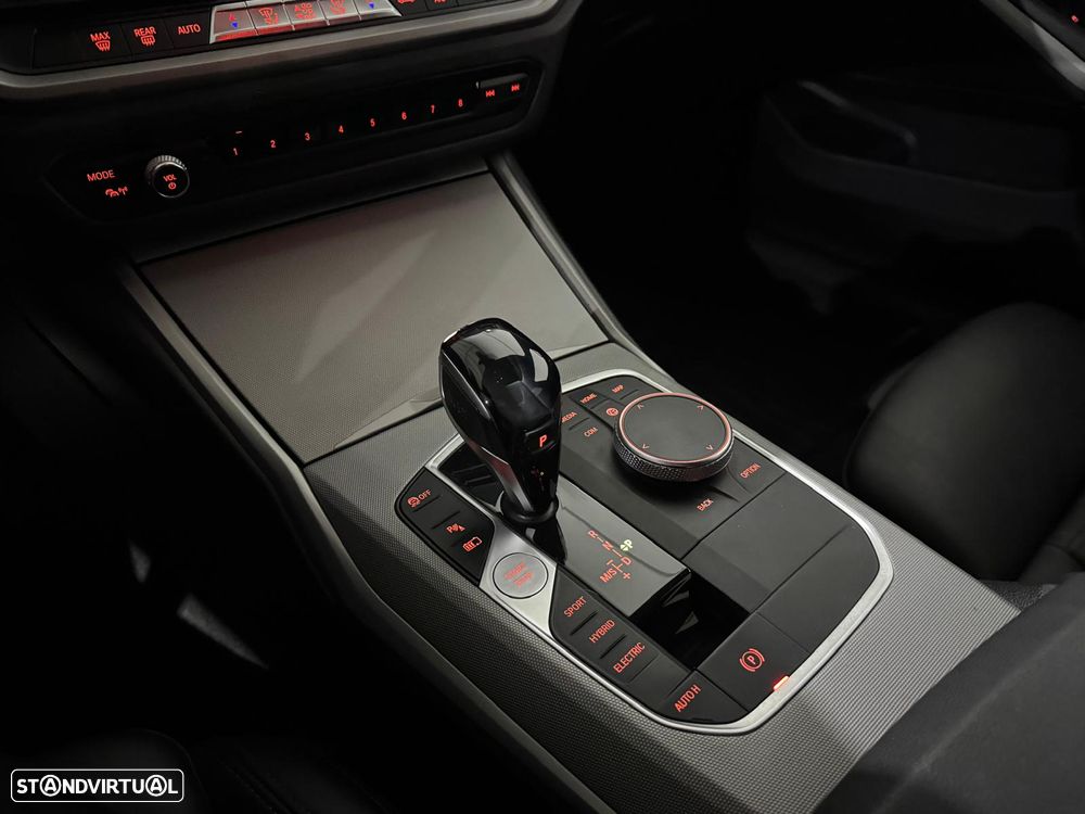 BMW 330 e Pack M Auto - 24