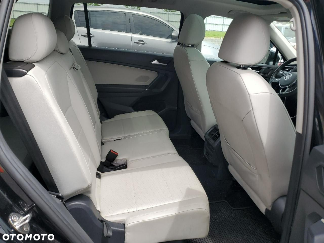Volkswagen Tiguan - 12