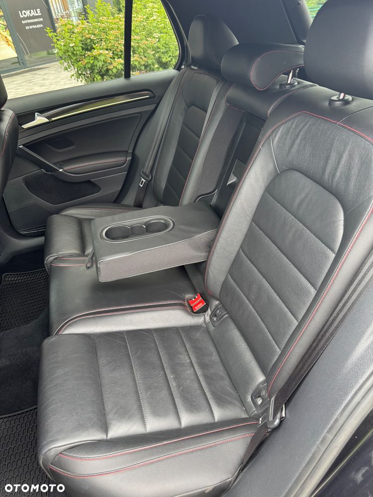 Volkswagen Golf - 17