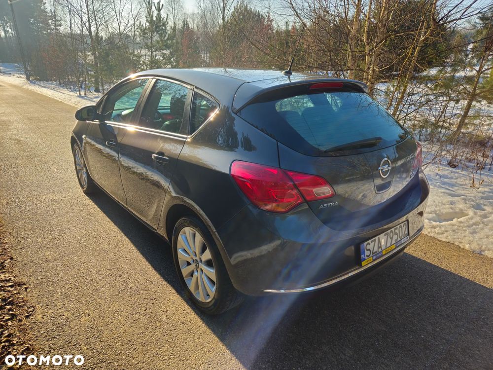 Opel Astra 1.7 CDTI Executive - 4