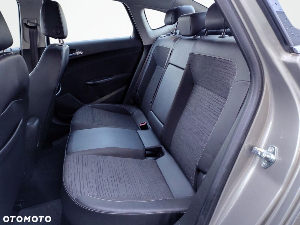 Opel Astra 1.4 T Business EU6 - 18