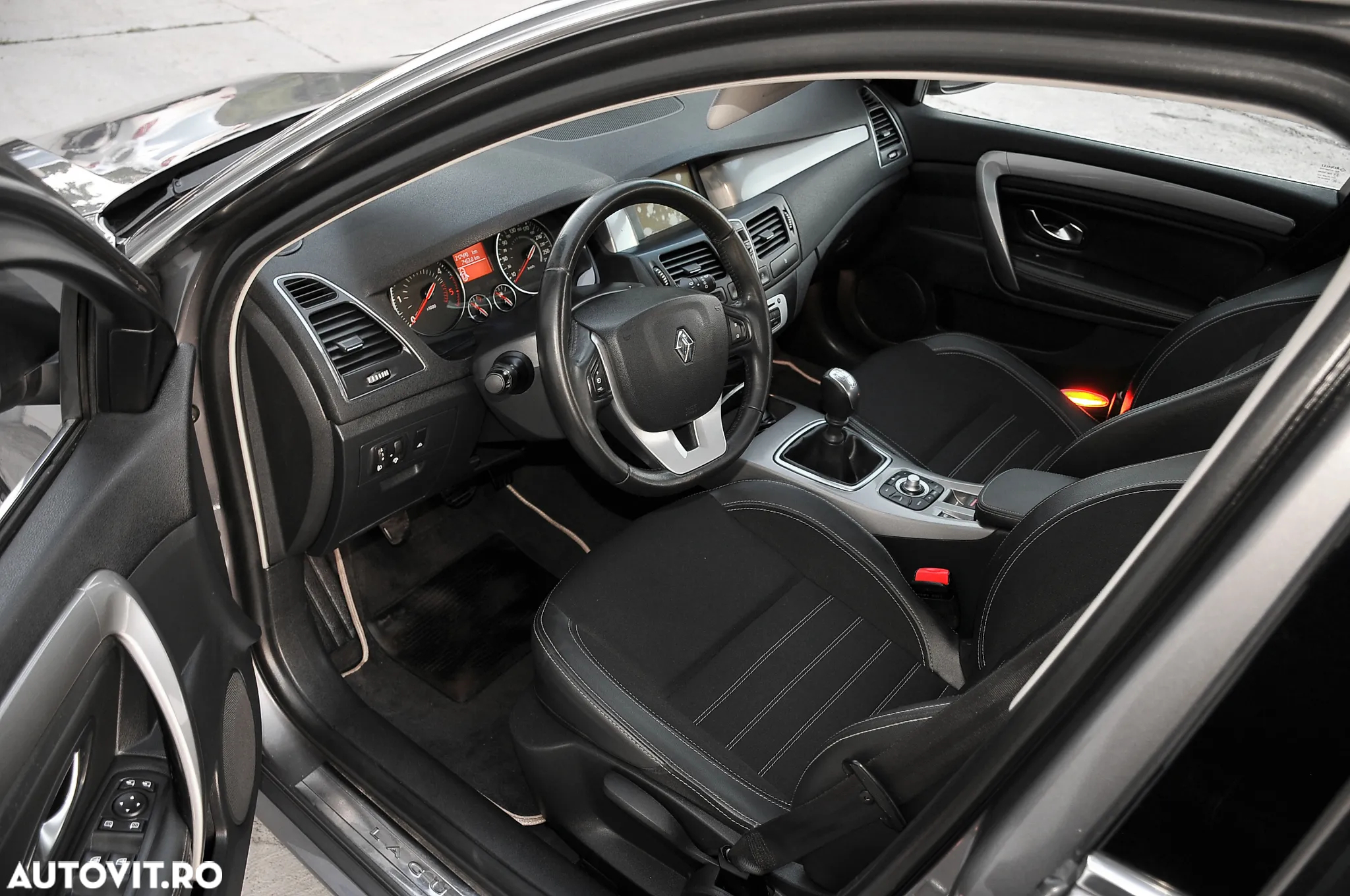 Renault Laguna dCi 110 FAP Dynamique - 16