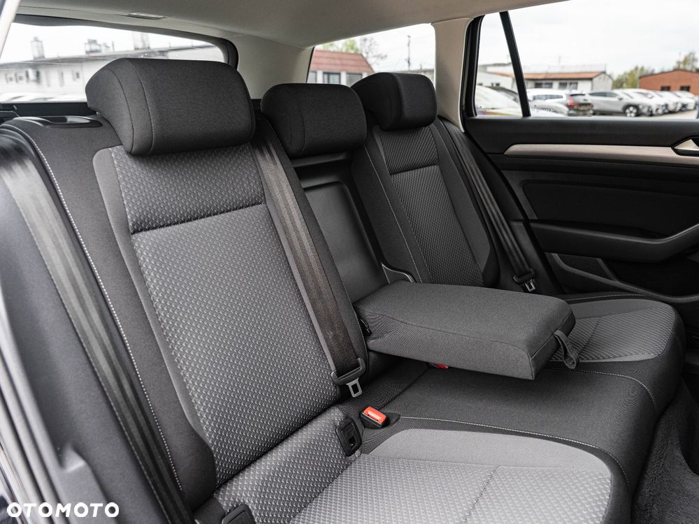 Volkswagen Passat Variant 1.6 TDI BMT Trendline - 28