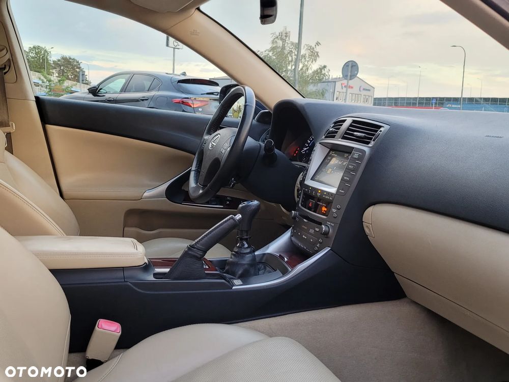 Lexus IS 250 Elegance - 14
