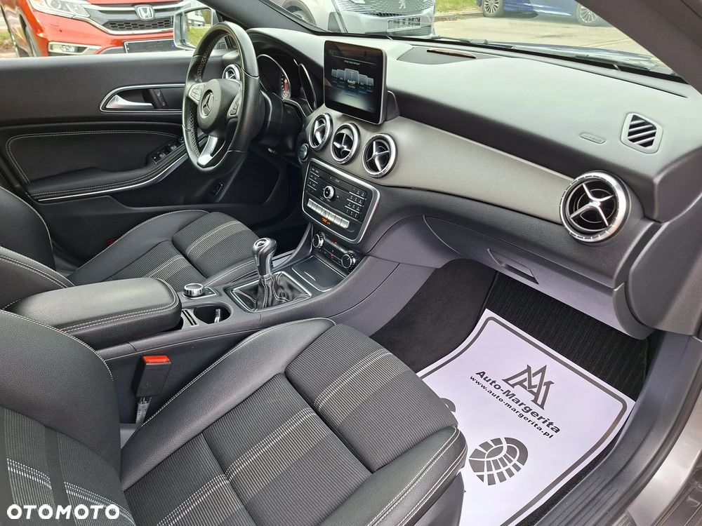 Mercedes-Benz CLA - 27