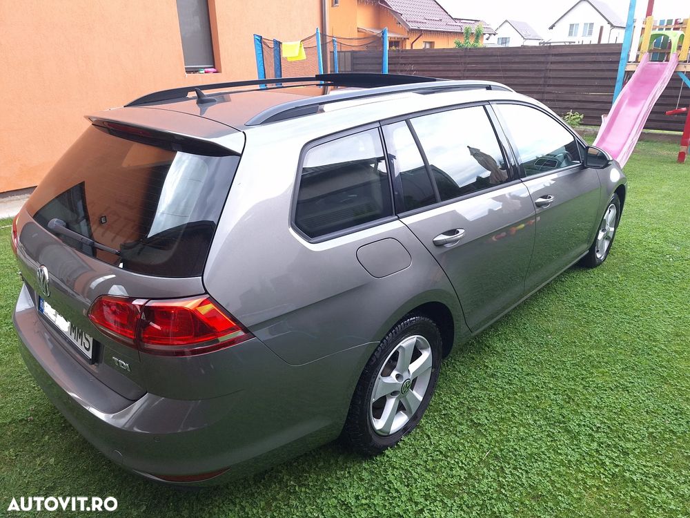 Volkswagen Golf 1.6 TDI DPF Highline - 4