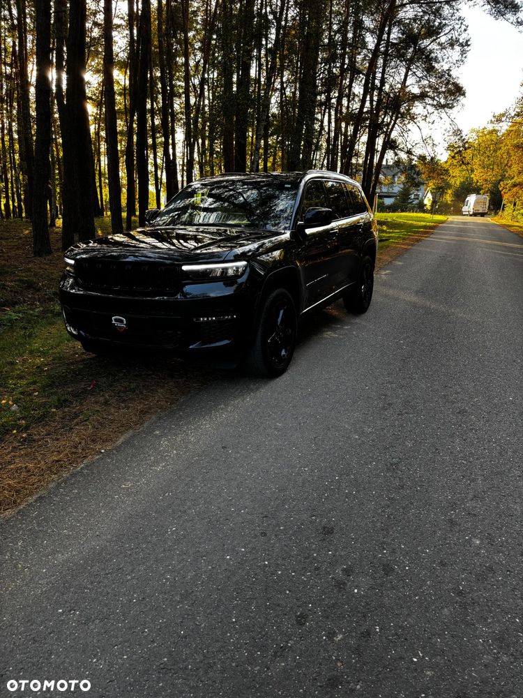 Jeep Grand Cherokee - 30
