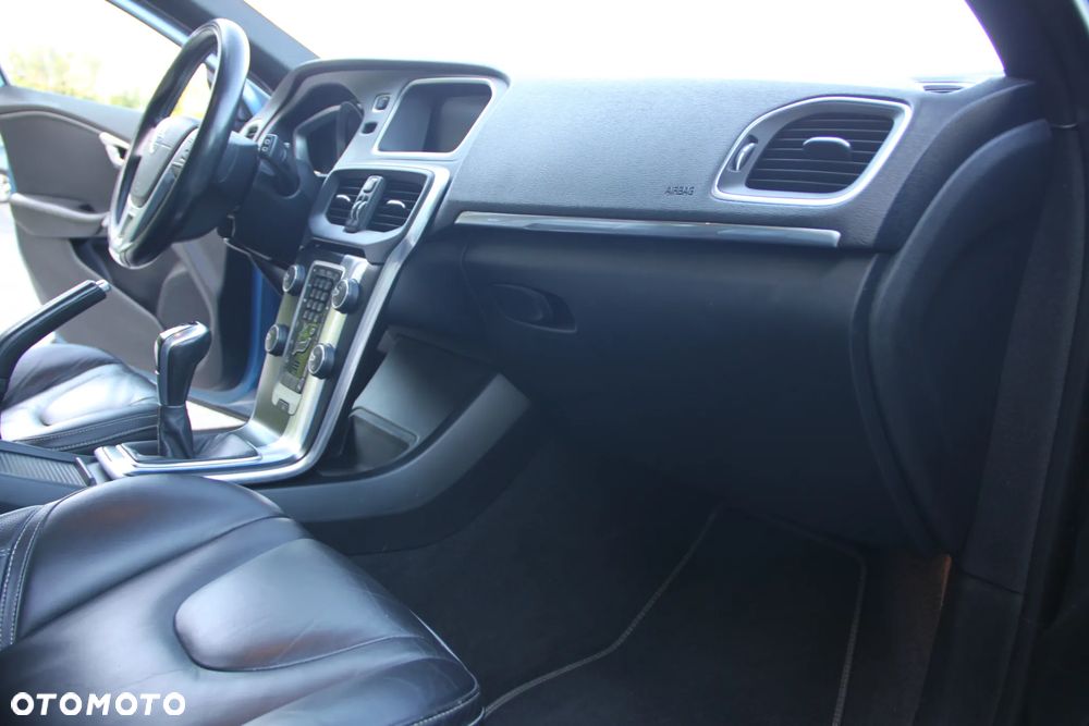 Volvo V40 D2 Drive-E R-Design Momentum - 15