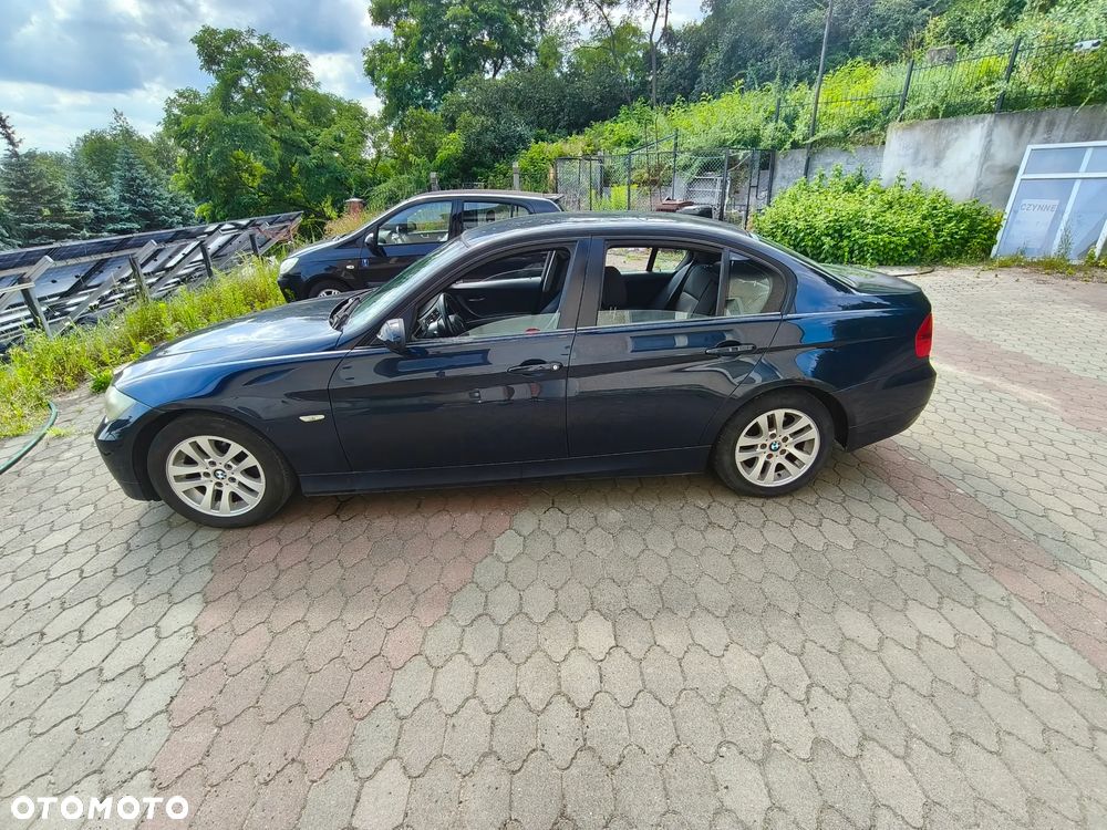 BMW Seria 3 318d - 4