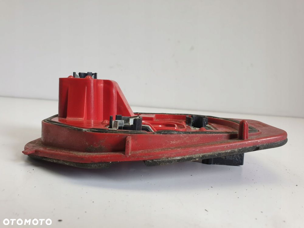 Peugeot 206 98-03 WKŁAD TYLNEJ LAMPY Prawy tył - 2