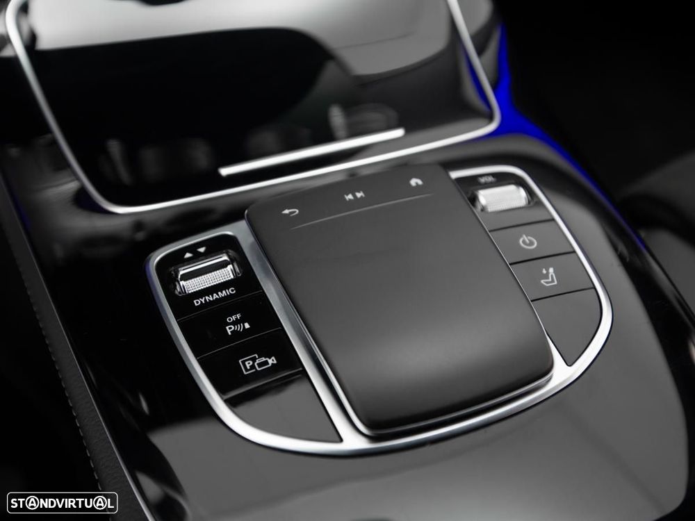 Mercedes-Benz E 300 de 4Matic 9G-TRONIC AMG Line - 25