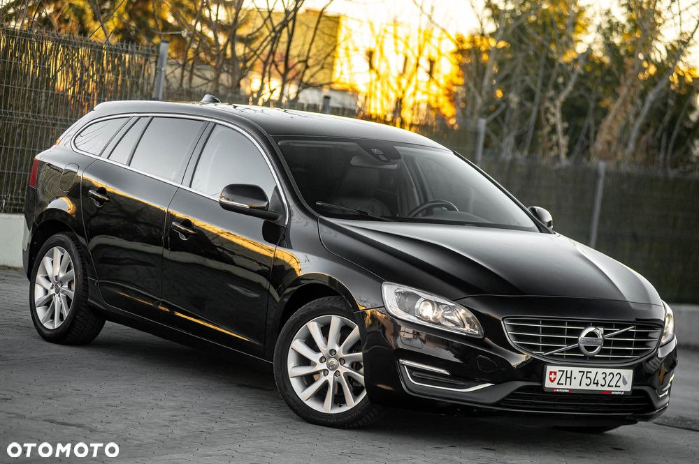 Volvo V60 D3 Geartronic Summum - 1