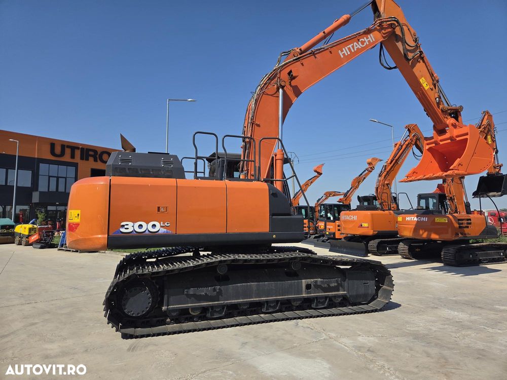 Hitachi ZX300LC-6, 2020, 8.155h, cupa NOUA 1,8m, 31,3 tone, protectie cabina, inst picon pe brate, gresare automata, lant 90% bun doar 700h deplasare, ad sapare 8m, motor Isuzu, 3 pompe hidr HITACHI, camera spate si laterale, STARE BUNA, 94.900 Eur+Tva - 16