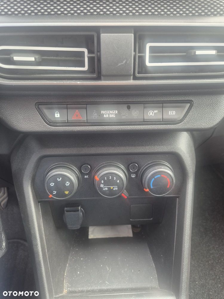 Dacia Sandero TCe 90 Essential - 8