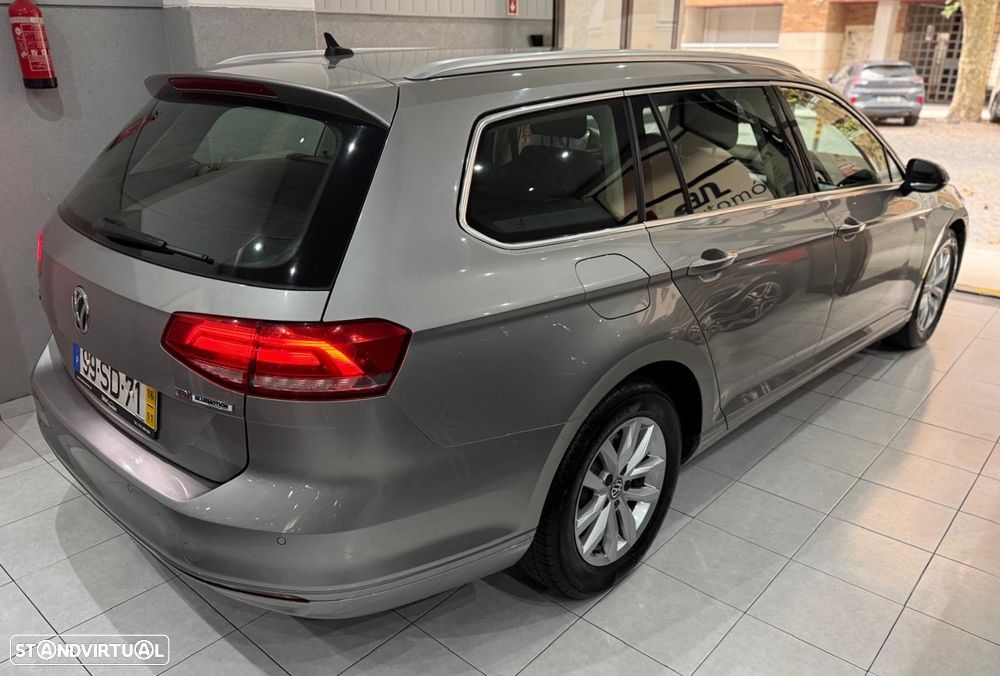 VW Passat Variant 1.6 TDI BlueMotion - 8