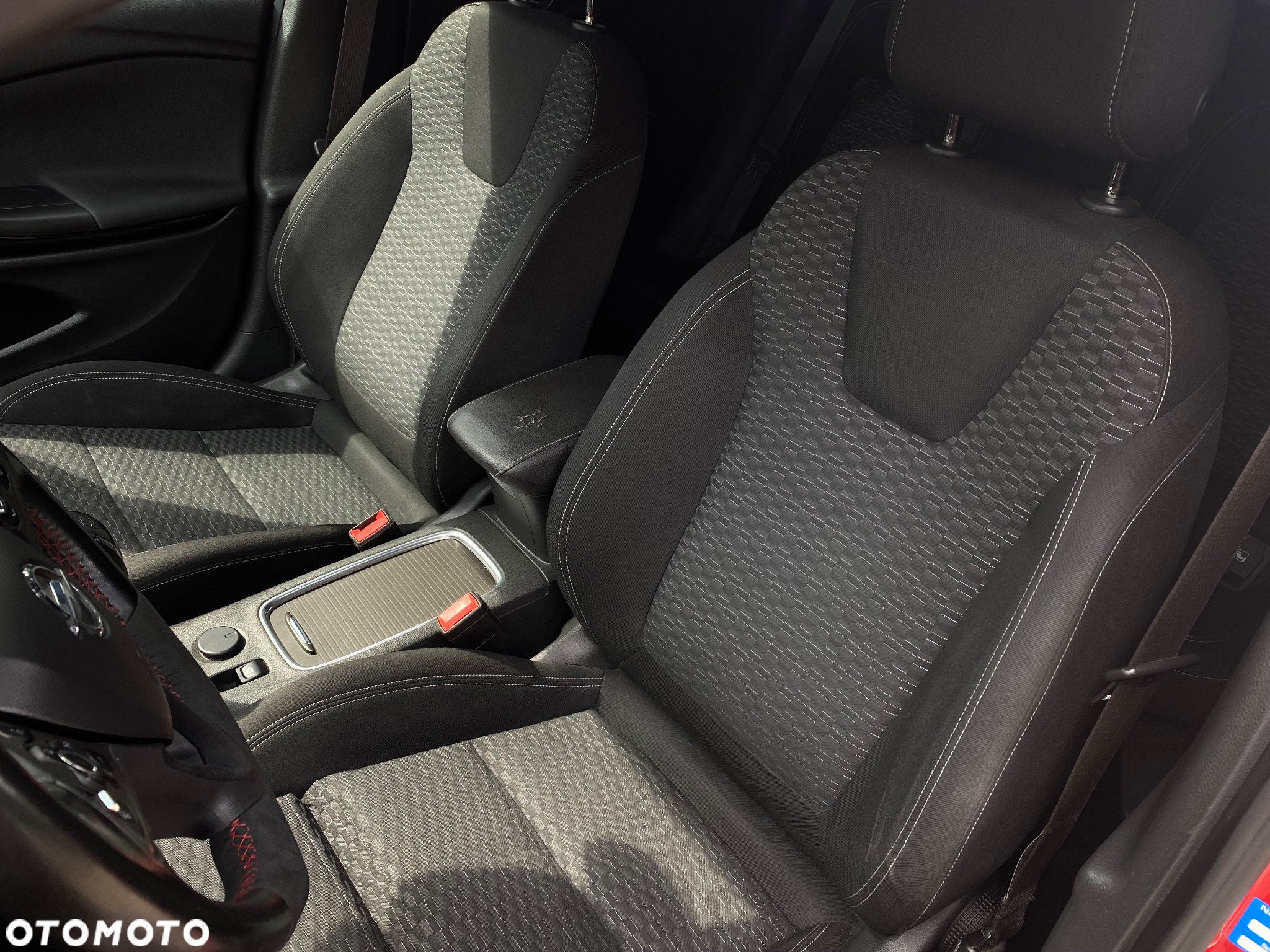 Opel Astra 1.4 Turbo Edition - 34