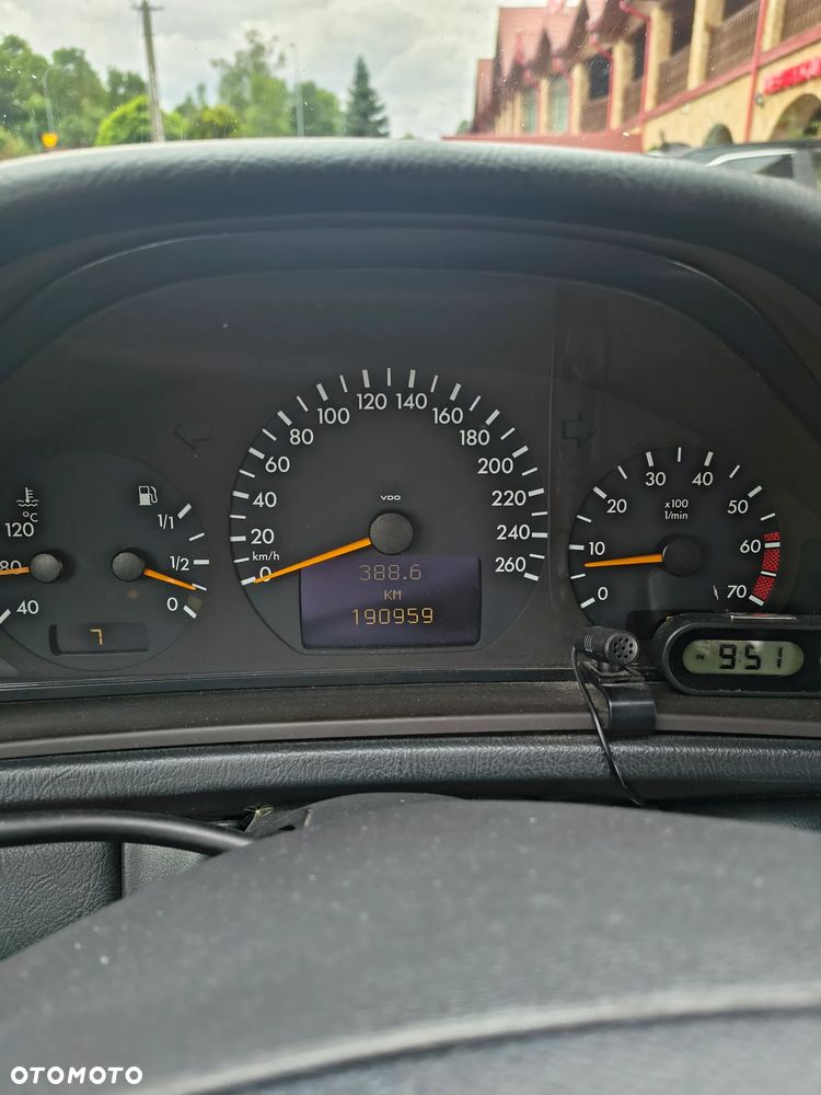 Mercedes-Benz CLK - 4