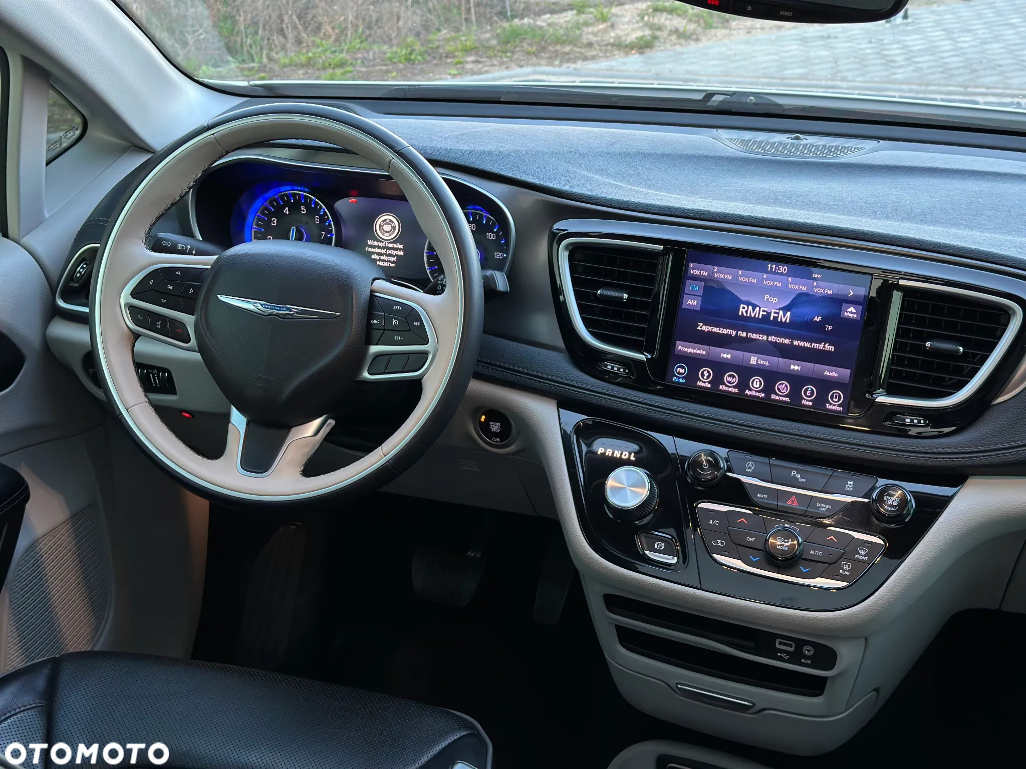 Chrysler Pacifica - 30